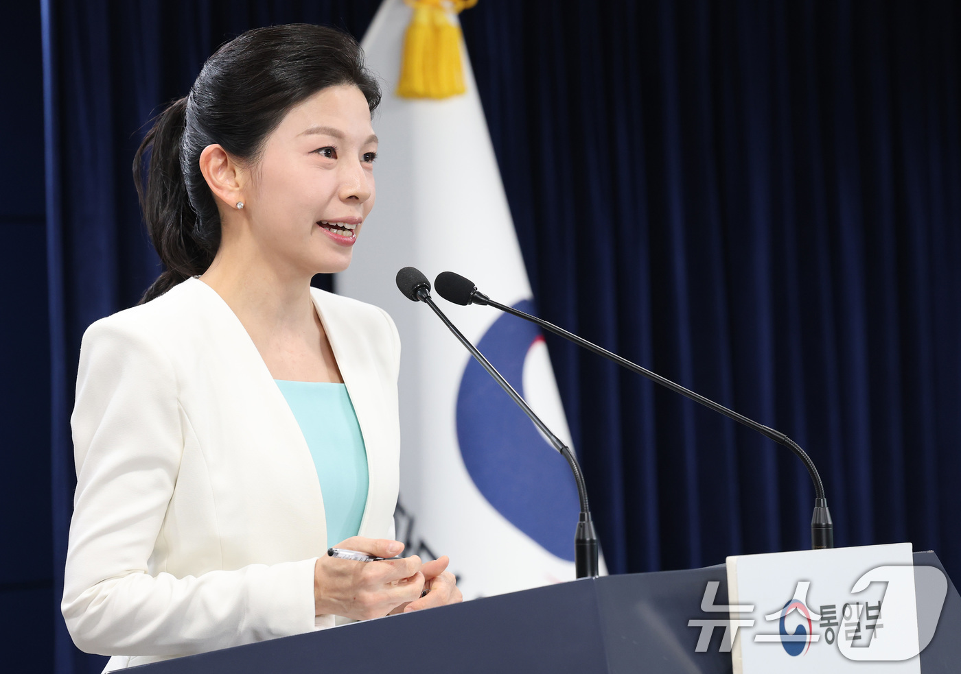 (서울=뉴스1) 임세영 기자 = 김인애 통일부 부대변인이 23일 서울 종로구 정부서울청사에서 정례브리핑을 하고 있다.  2025.5.23/뉴스1