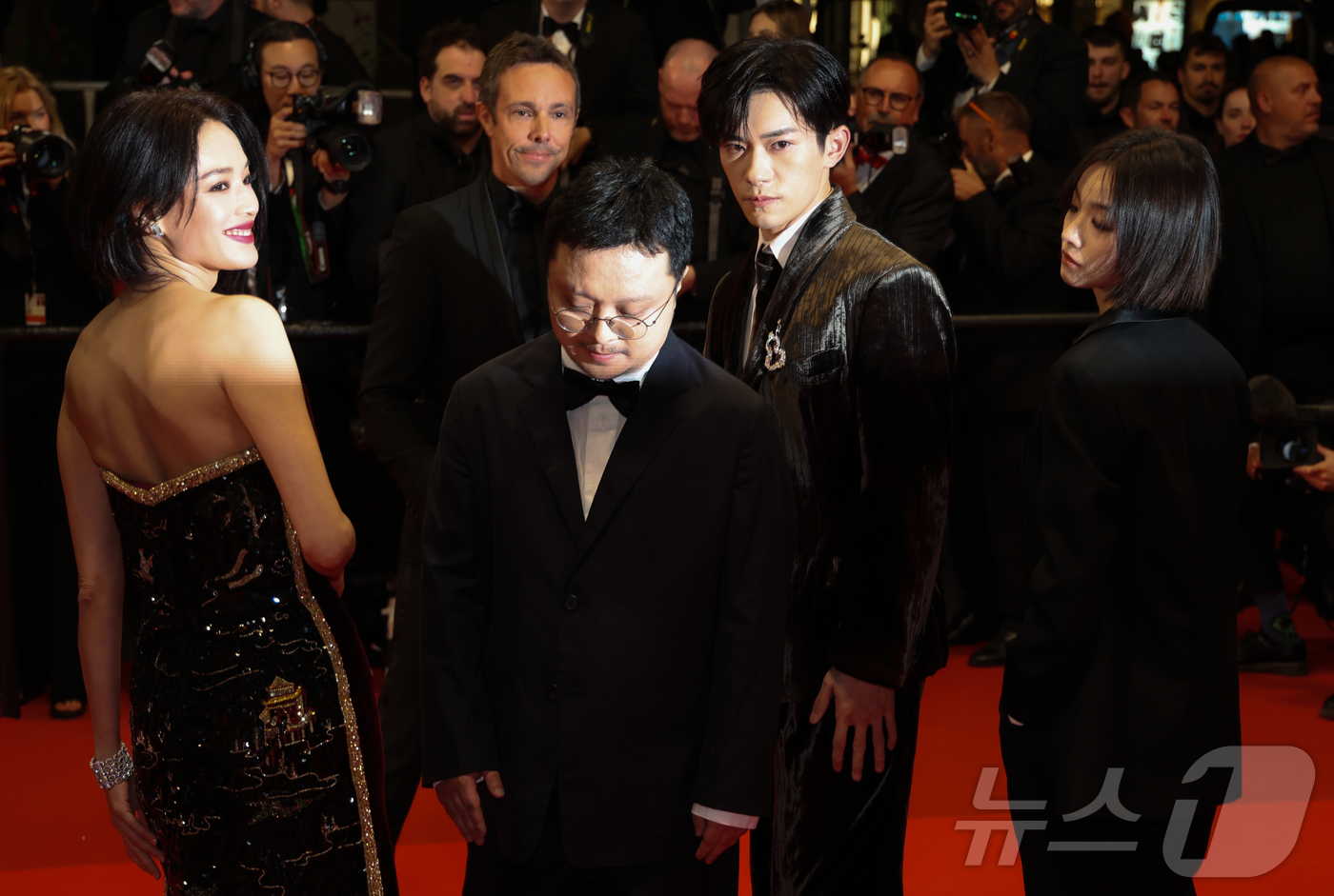 (칸=뉴스1) 이준성 기자 = 22일(현지시간) 프랑스 남부 소도시 칸(Cannes) 팔레 데 페스티발(Palais des Festivals) 뤼미에르 대극장에서 열린 ‘제78회 …