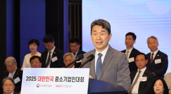 이주호 권한대행 이주호 "중소기업·소상공인 맞춤형 지원 강화"
