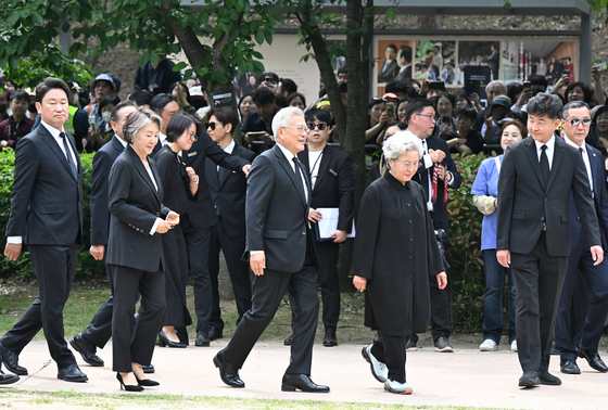 노무현 전 대통령 16주기 추도식 참석하는 문재인·권양숙