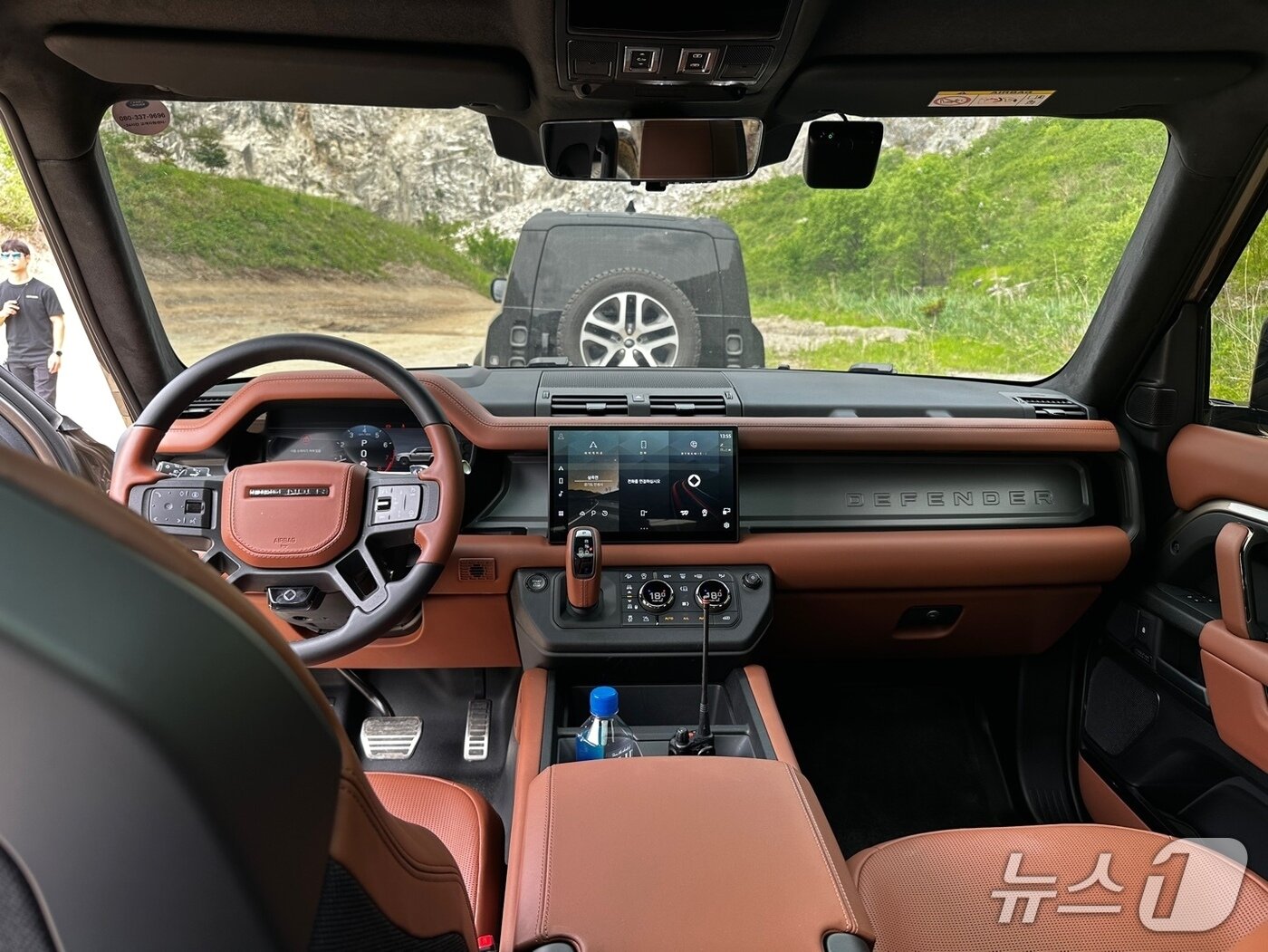 본문 이미지 -  디펜더 옥타 실내 모습.ⓒ 뉴스1 이동희 기자