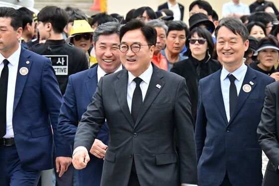 우 의장, 노무현 서거 추모 "국민 마음 속 입증되는 민주주의 만들 것"