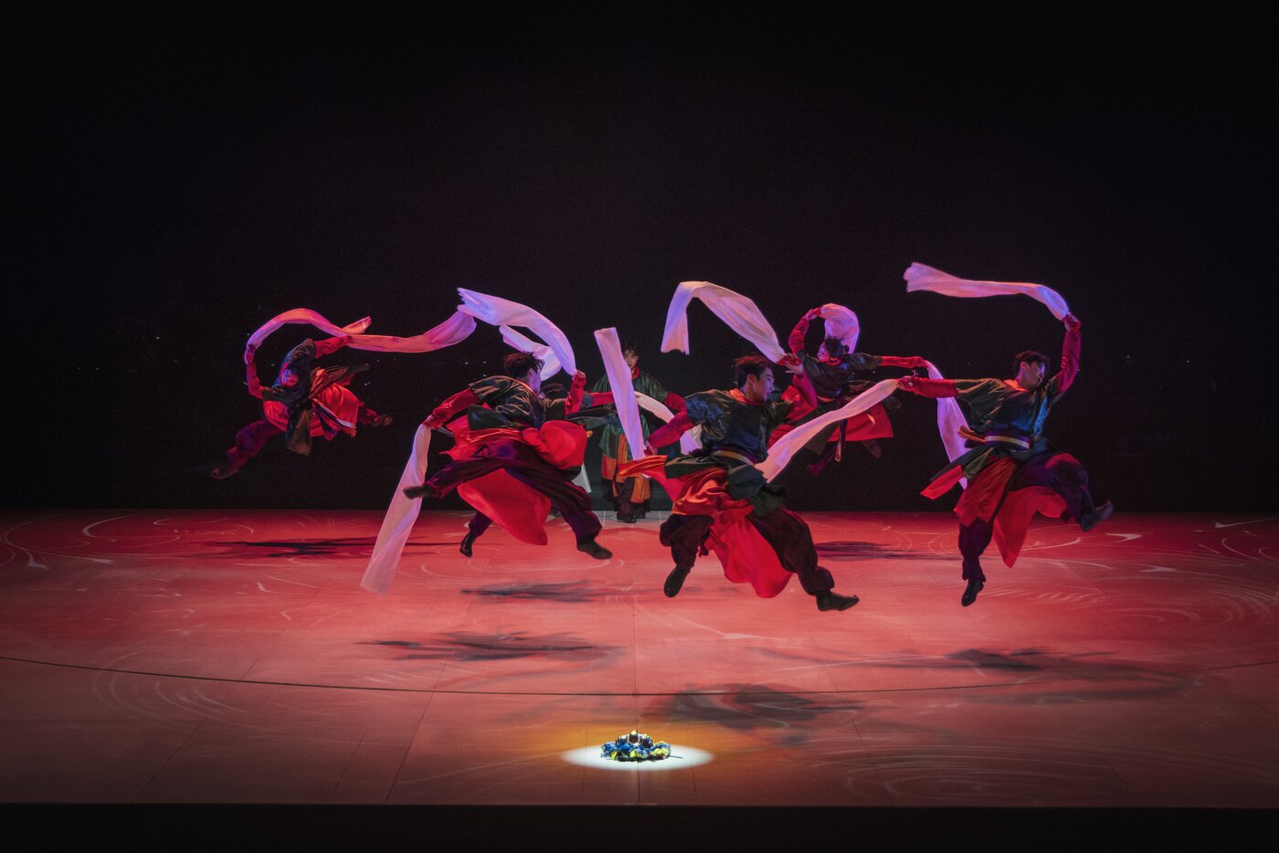 본문 이미지 - 국립국악원 무용단의 '상선약수' 중 탈춤 공연(국립국악원 제공)