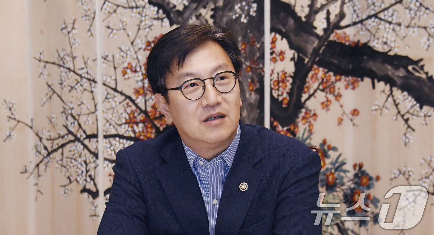 (서울=뉴스1) = 김범석 기획재정부 장관 직무대행 1차관이 23일 서울 종로구 정부서울청사에서 열린 '제16차 부동산 시장 및 공급상황 점검 전담반 회의'를 주재하고 있다. (기 …