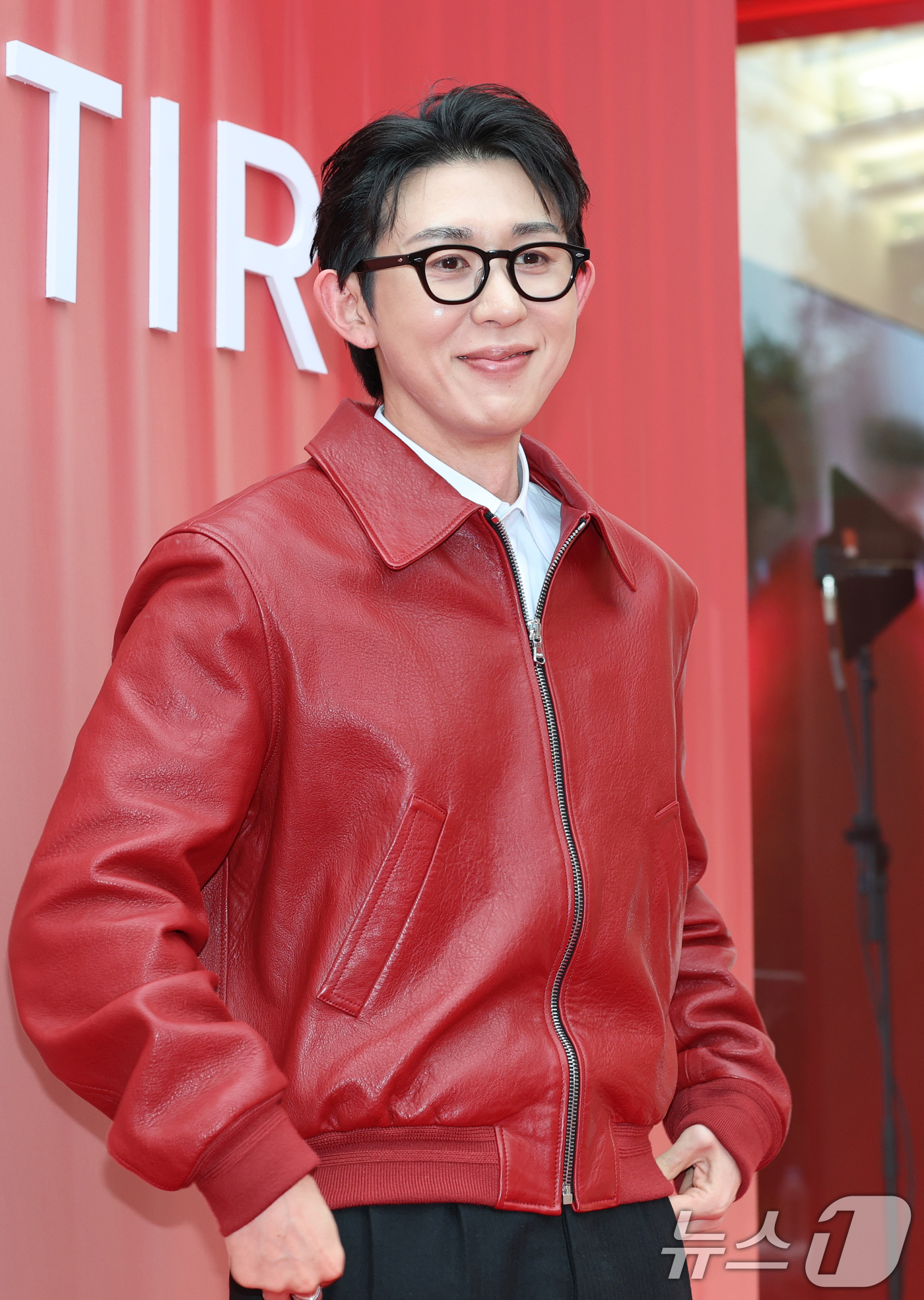 (서울=뉴스1) 권현진 기자 = 가수 코드쿤스트가 23일 서울 성동구 티르티르 성수 플래그십 스토어에서 열린 오픈 행사에 참석해 포즈를 취하고 있다. 2025.5.23/뉴스1