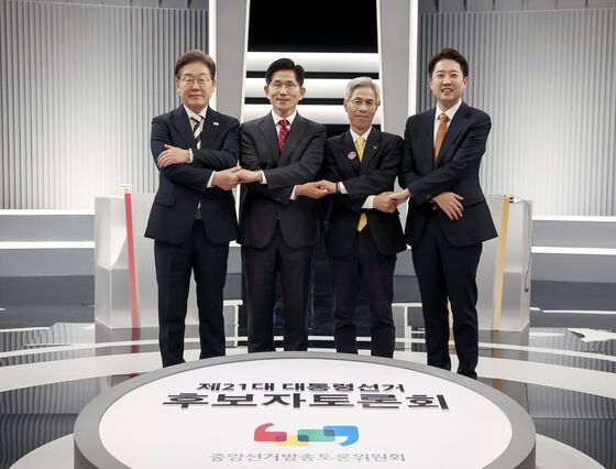 이재명 "내란세력과 단일화 거래 불법" vs 이준석 "삐딱한 음모론"