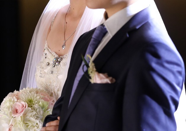 "축의금 회수해 보실 분?"…1년 후 이혼할 여성 찾는 대기업 사원