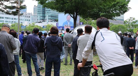 발걸음 잠시 멈춘채