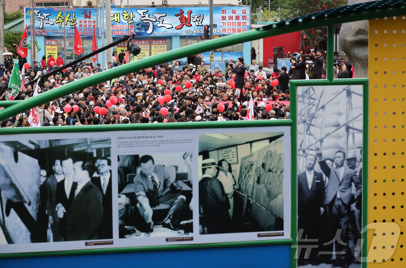 (구미=뉴스1) 김민지 기자 = 김문수 국민의힘 대통령 후보가 24일 경북 구미시 박정희 전 대통령 생가 인근에서 집중유세를 하고 있다. (공동취재) 2025.5.24/뉴스1