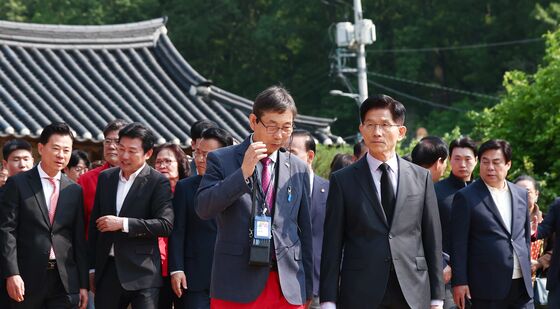 육영수 여사 생가 찾은 김문수 후보