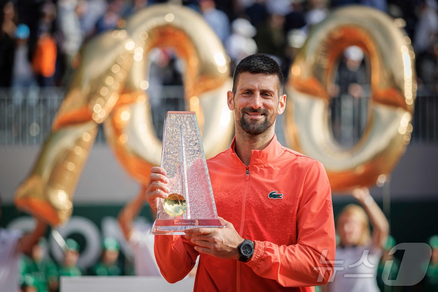 (제네바 AFP=뉴스1) 우동명 기자 = 세르비아의 노바크 조코비치가 24일(현지시간) 스위스 제네바에서 열린 ATP 투어 제네바 오픈 결승서 폴란드의 후베르트 후르카치를 꺾고 A …