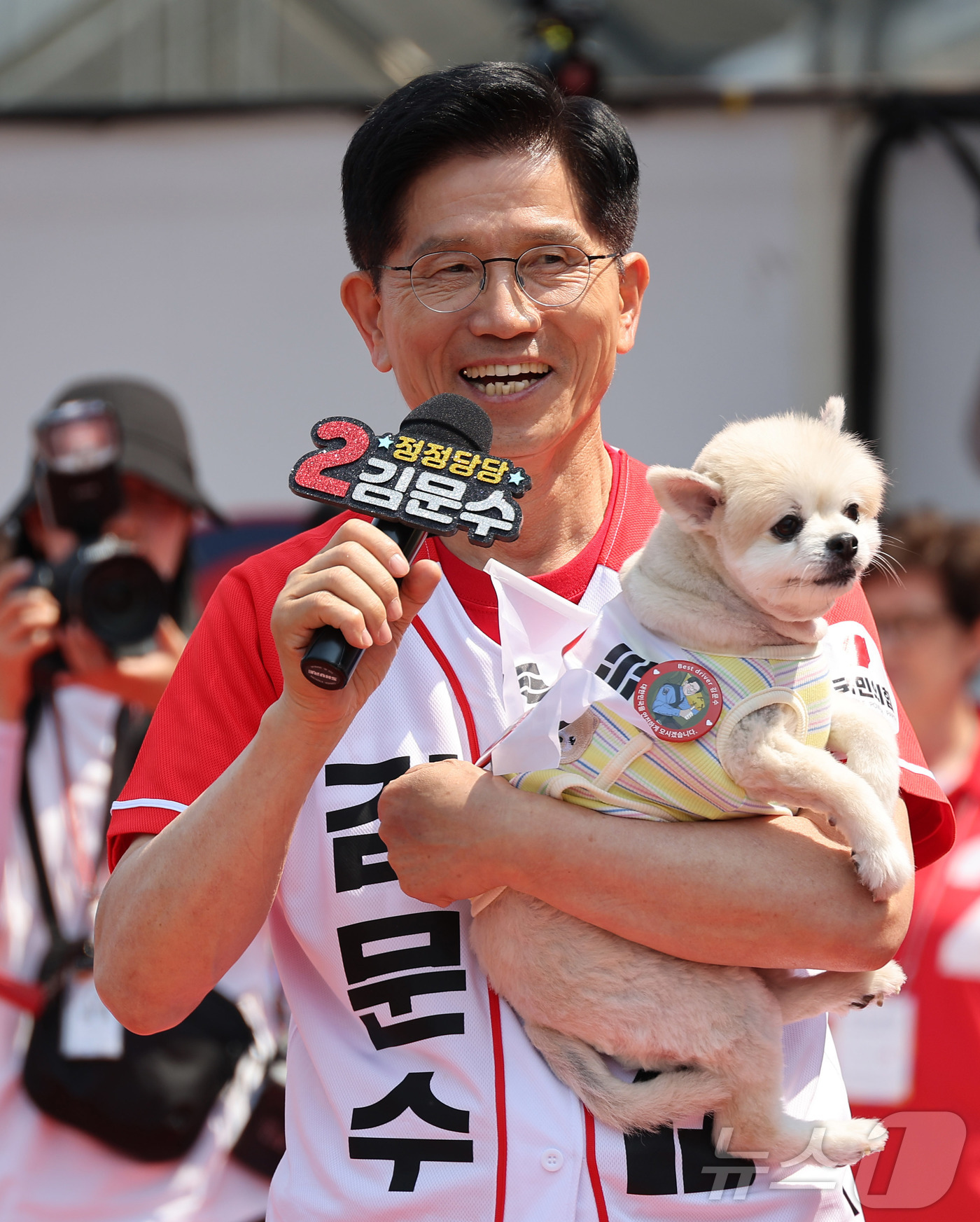 (보령=뉴스1) 김민지 기자 = 김문수 국민의힘 대통령 후보가 25일 오후 충남 보령시 대천역 광장에서 유세를 하고 있다. (공동취재) 2025.5.25/뉴스1