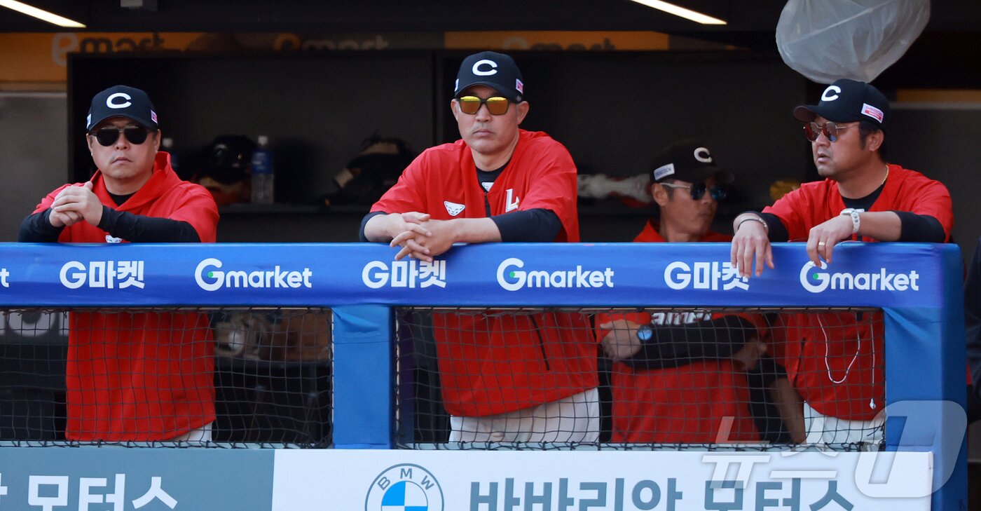 본문 이미지 - 4연승을 달린 SSG 랜더스는 3위 롯데 자이언츠와 승차를 0.5경기로 좁혔다 . 2025.5.25/뉴스1 ⓒ News1 김진환 기자