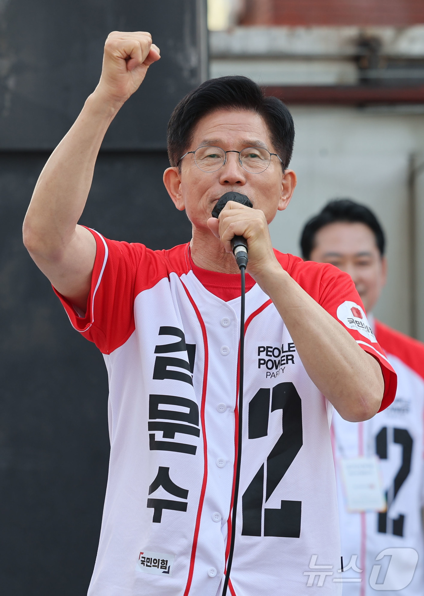 (서산=뉴스1) 김민지 기자 = 김문수 국민의힘 대통령 후보가 25일 오후 충남 서산시 중앙통 로데오거리에서 집중유세를 하고 있다. (공동취재) 2025.5.25/뉴스1