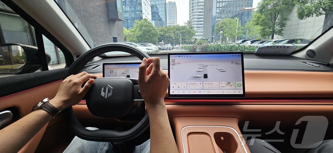 본문 이미지 - 립모터스 C10 내부 모습. ⓒ News1 정은지 특파원