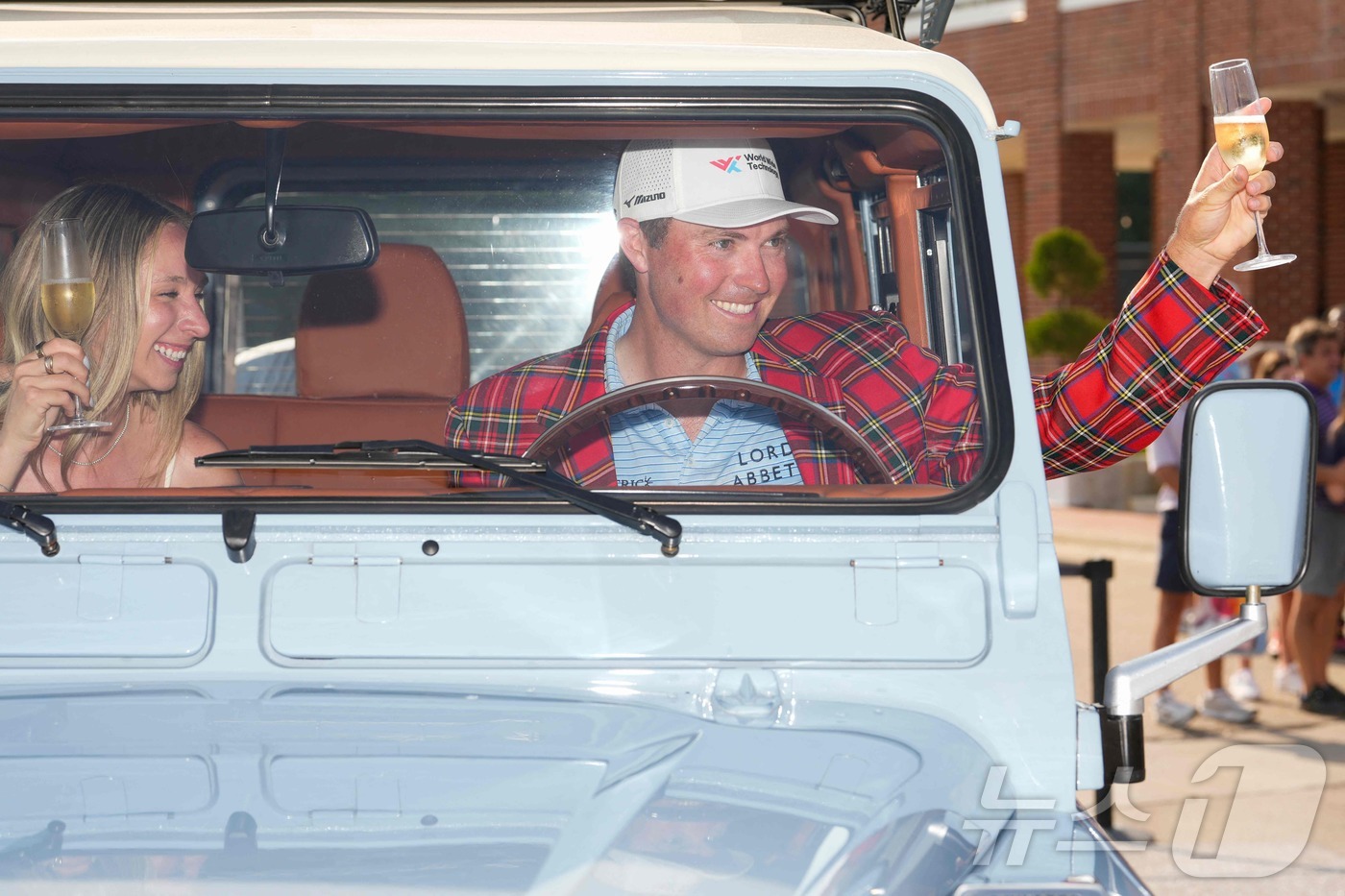 (포스워스 AFP=뉴스1) 우동명 기자 = 미국의 벤 그리핀이 25일(현지시간) 텍사스주 포트워스 콜로니얼 컨트리 클럽에서 열린 PGA 투어 찰스 슈와브 챌린지서 통산 2번째 우승 …