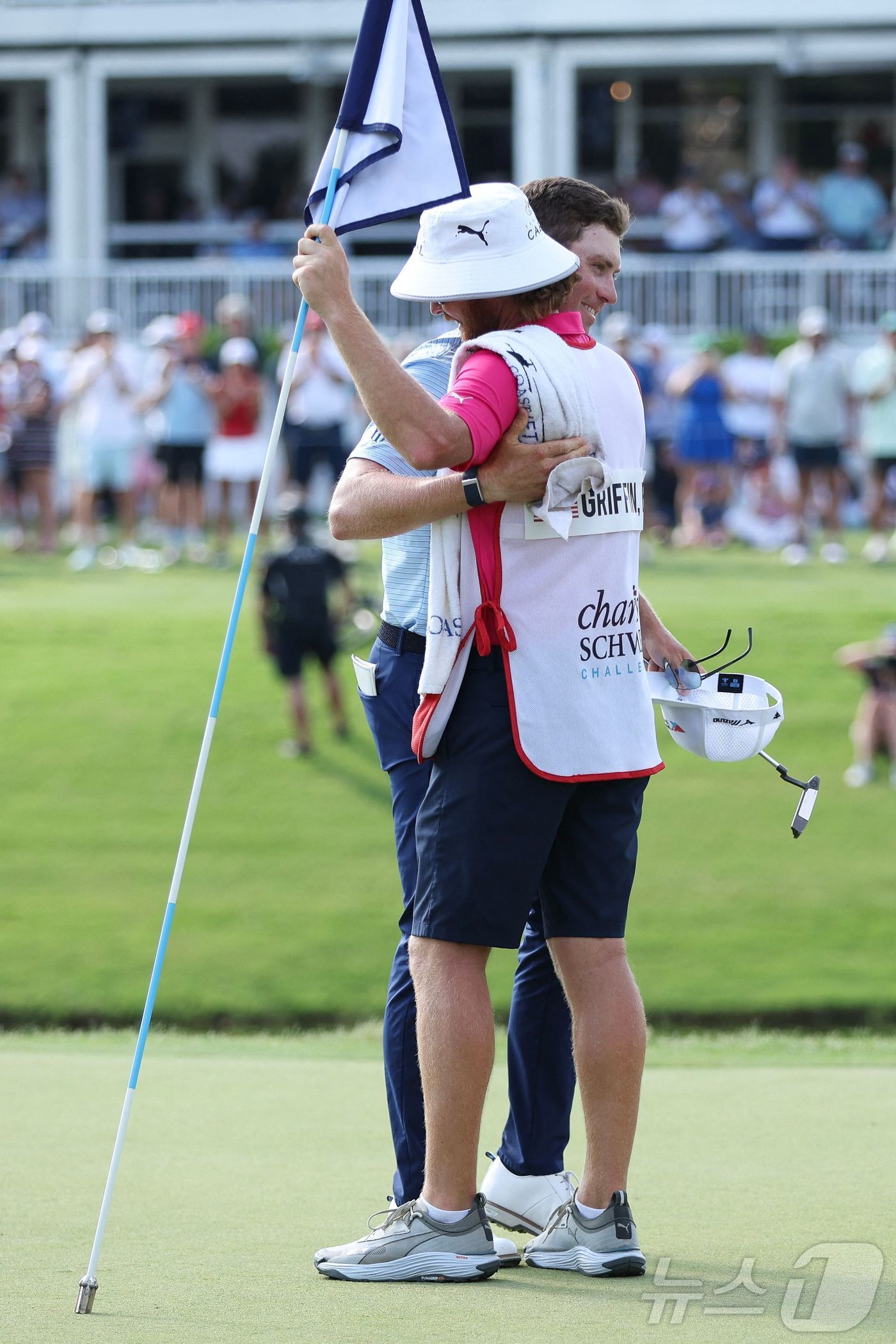 (포트워스 AFP=뉴스1) 우동명 기자 = 미국의 벤 그리핀이 25일(현지시간) 텍사스주 포트워스 콜로니얼 컨트리 클럽에서 열린 PGA 투어 찰스 슈와브 챌린지서 통산 2번째 우승 …