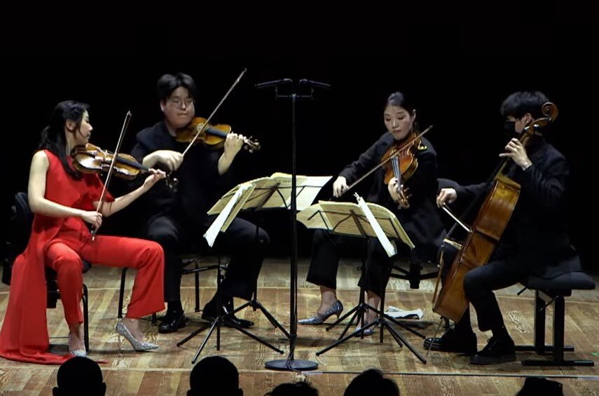 본문 이미지 - &#39;보르도 국제 현악사중주 콩쿠르&#39;에서 연주하는 아레테 콰르텟&#40;목프로덕션 제공&#41;