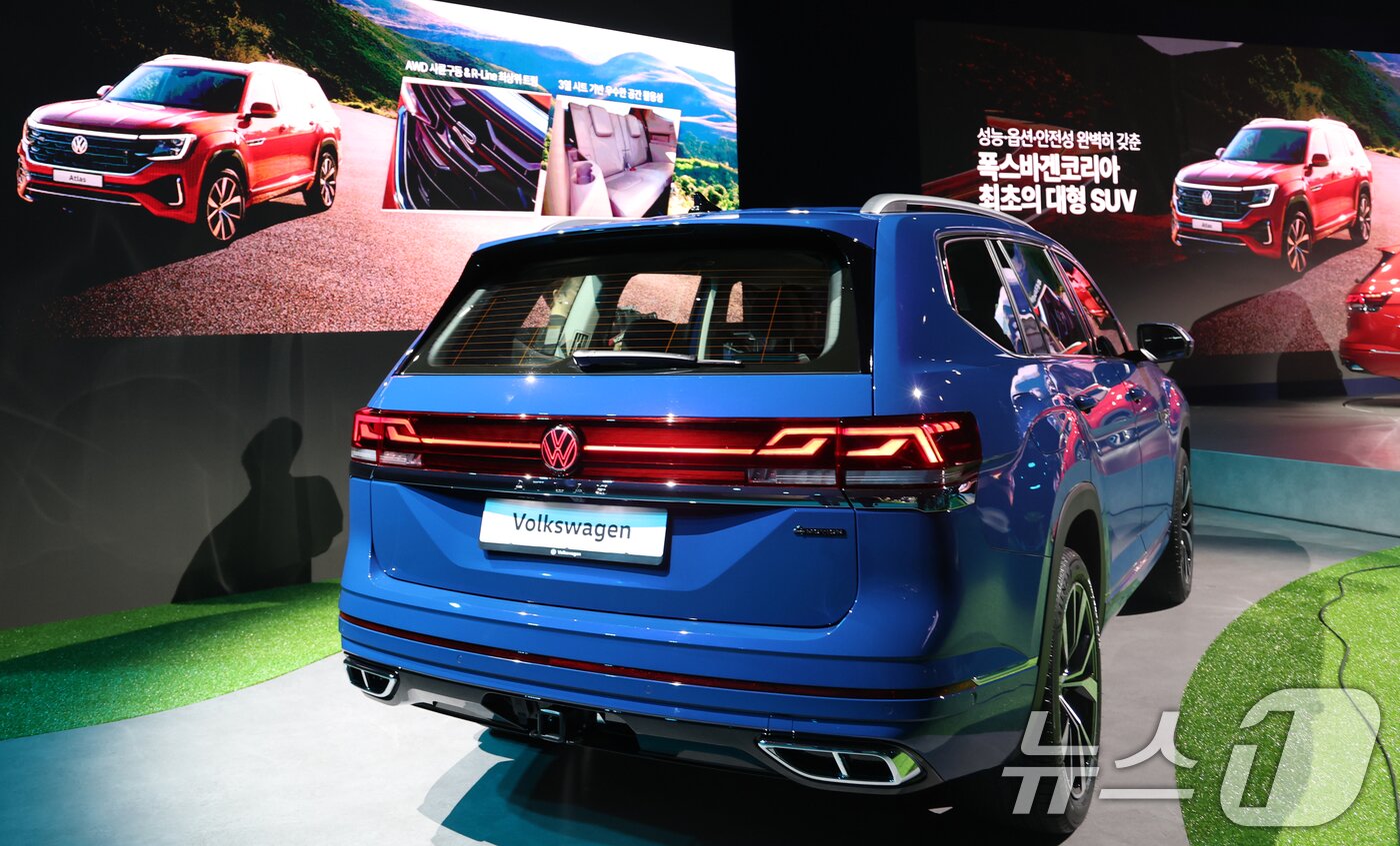 본문 이미지 - 26일 인천 중구스튜디오파라다이스에서 공개된 폭스바겐코리아의 준대형 스포츠유틸리티차&#40;SUV&#41; &#39;아틀라스&#39;의 후면부 모습. 2025.5.26/뉴스1 ⓒ News1 권현진 기자