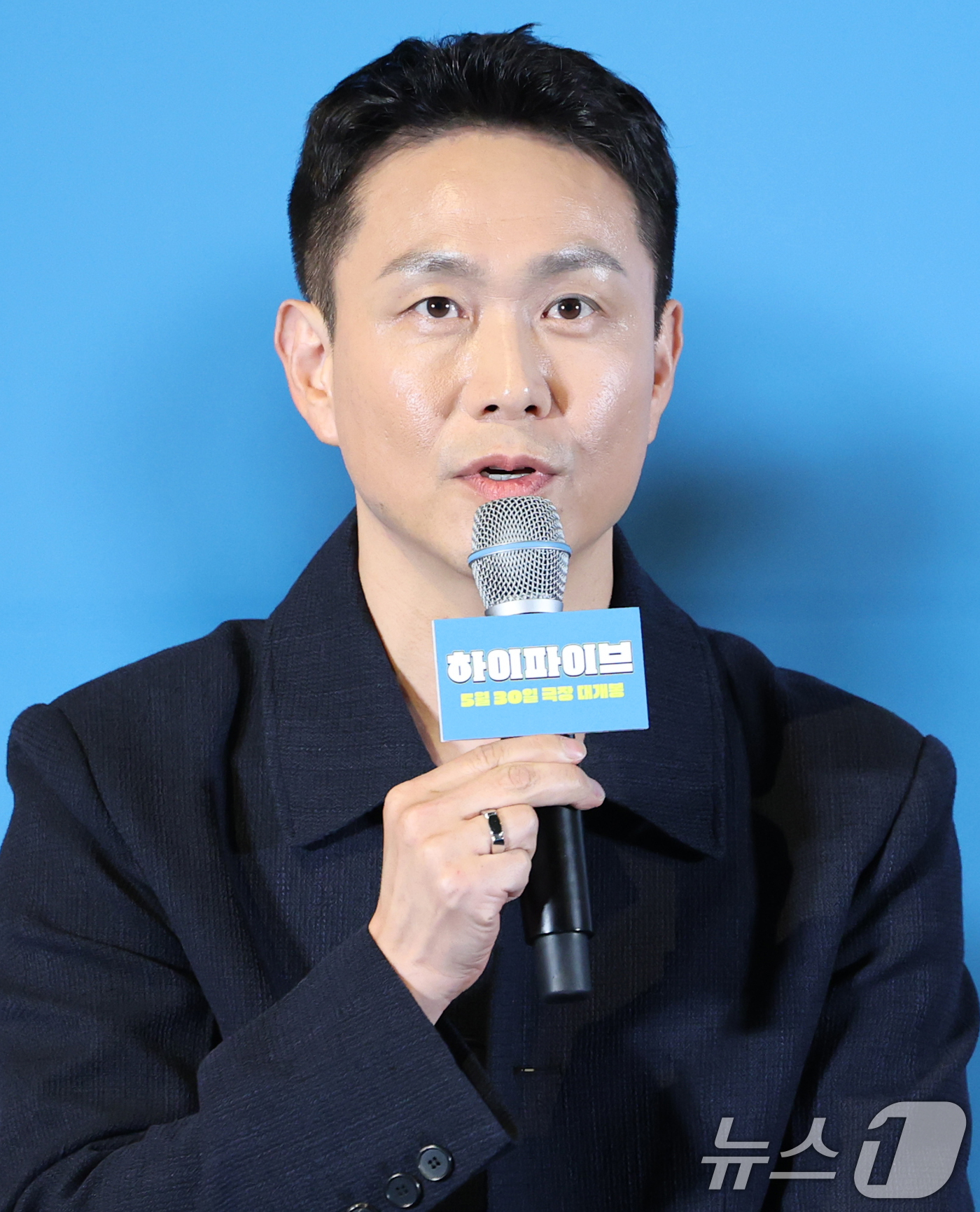 (서울=뉴스1) 권현진 기자 = 배우 오정세가 26일 서울 용산구 CGV용산아이파트몰에서 열린 영화 '하이파이브‘(감독 강형철) 언론시사회에 참석해 인사말을 하고 있다.'하이파이브 …