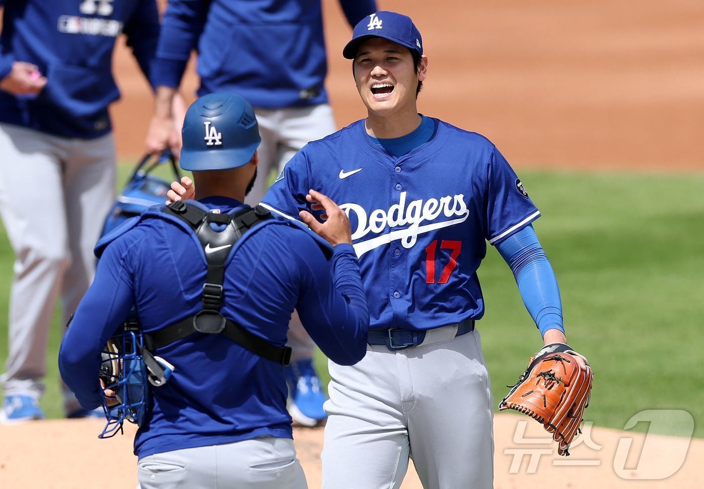 본문 이미지 - 라이브 피칭을 마친 오타니. ⓒ AFP=뉴스1