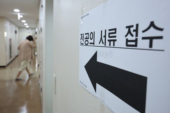 복귀 전공의 3명 중 2명은 수도권…정형외과·내과·영상의학과 순