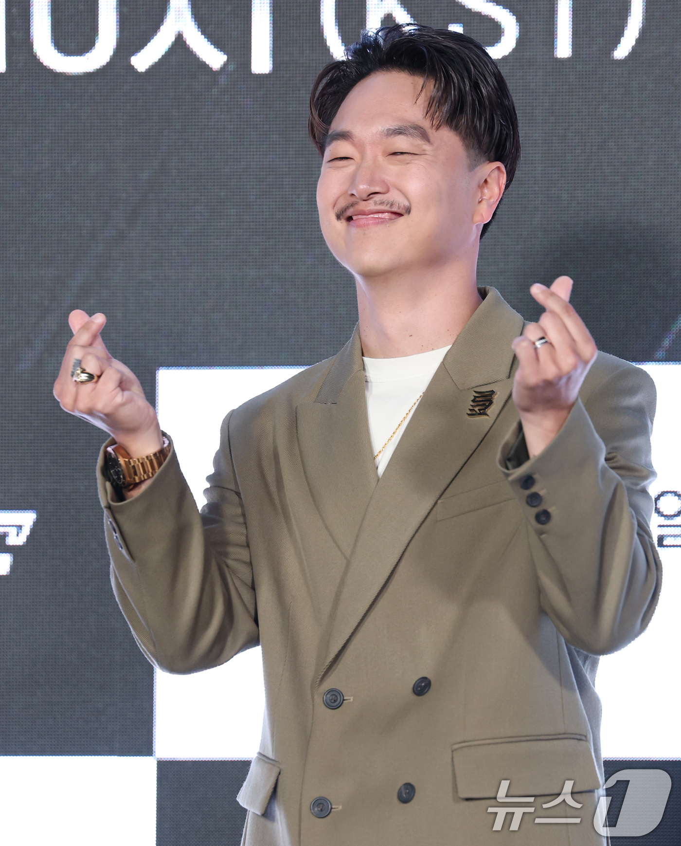 (서울=뉴스1) 권현진 기자 = 댄서 마이크 송이 27일 서울 강남구 논현동 SJ쿤스트할레에서 열린 Mnet '월드 오브 스트릿 우먼 파이터' 제작발표회에 참석해 포즈를 취하고 있 …