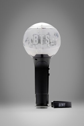 본문 이미지 - BTS 응원봉(국립민속박물관 제공)