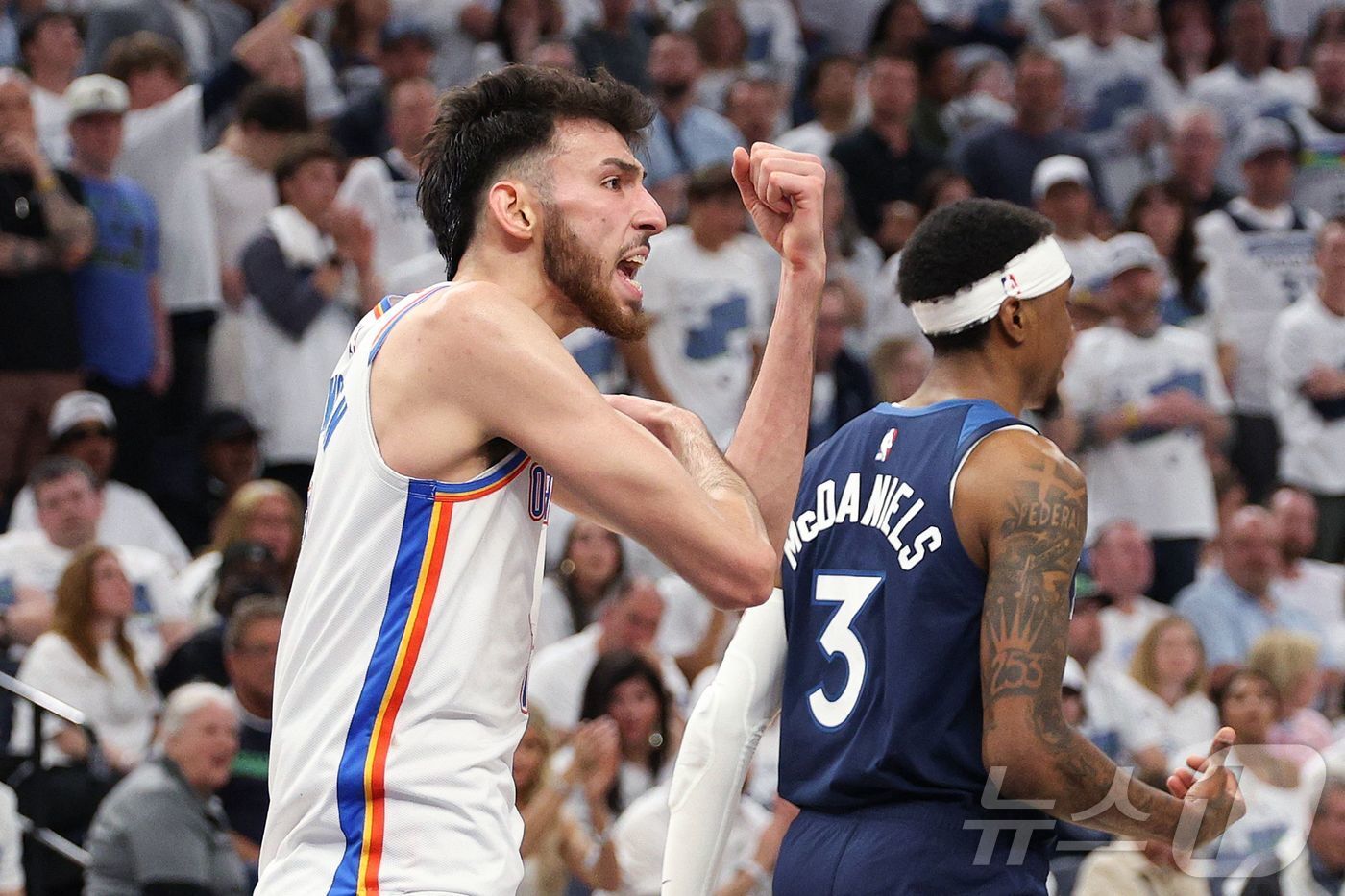 본문 이미지 - 오클라호마시티 선더는 13년 만에 NBA 파이널 무대 진출까지 1승만을 남겨뒀다. ⓒ AFP=뉴스1