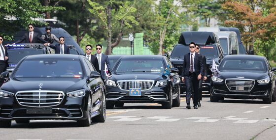 당선 확정 동시에 밤샘 취임식 준비…'취임선서식'으로 간소화