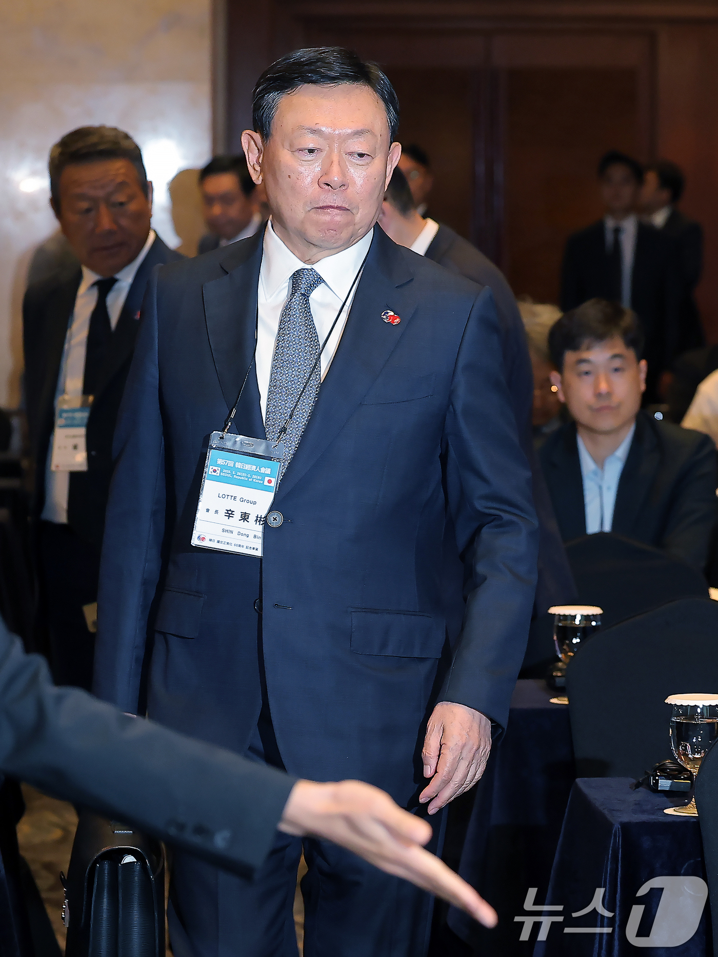 (서울=뉴스1) 박정호 기자 = 신동빈 롯데그룹 회장이 27일 오후 서울 중구 롯데호텔에서 열린 제57회 한일경제인회의에 참석하고 있다.한일경제인회의는 1969년 1월 국교 정상화 …