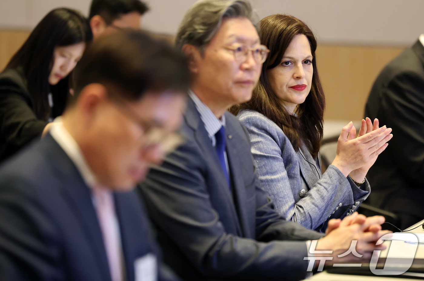 (서울=뉴스1) 이동해 기자 = 미국 백악관 국가안보회의(NSC) 사이버·신기술 담당 국가안보 부보좌관을 지낸 앤 뉴버거 스탠퍼드대 교수가 27일 서울 여의도 FKI타워에서 한국경 …