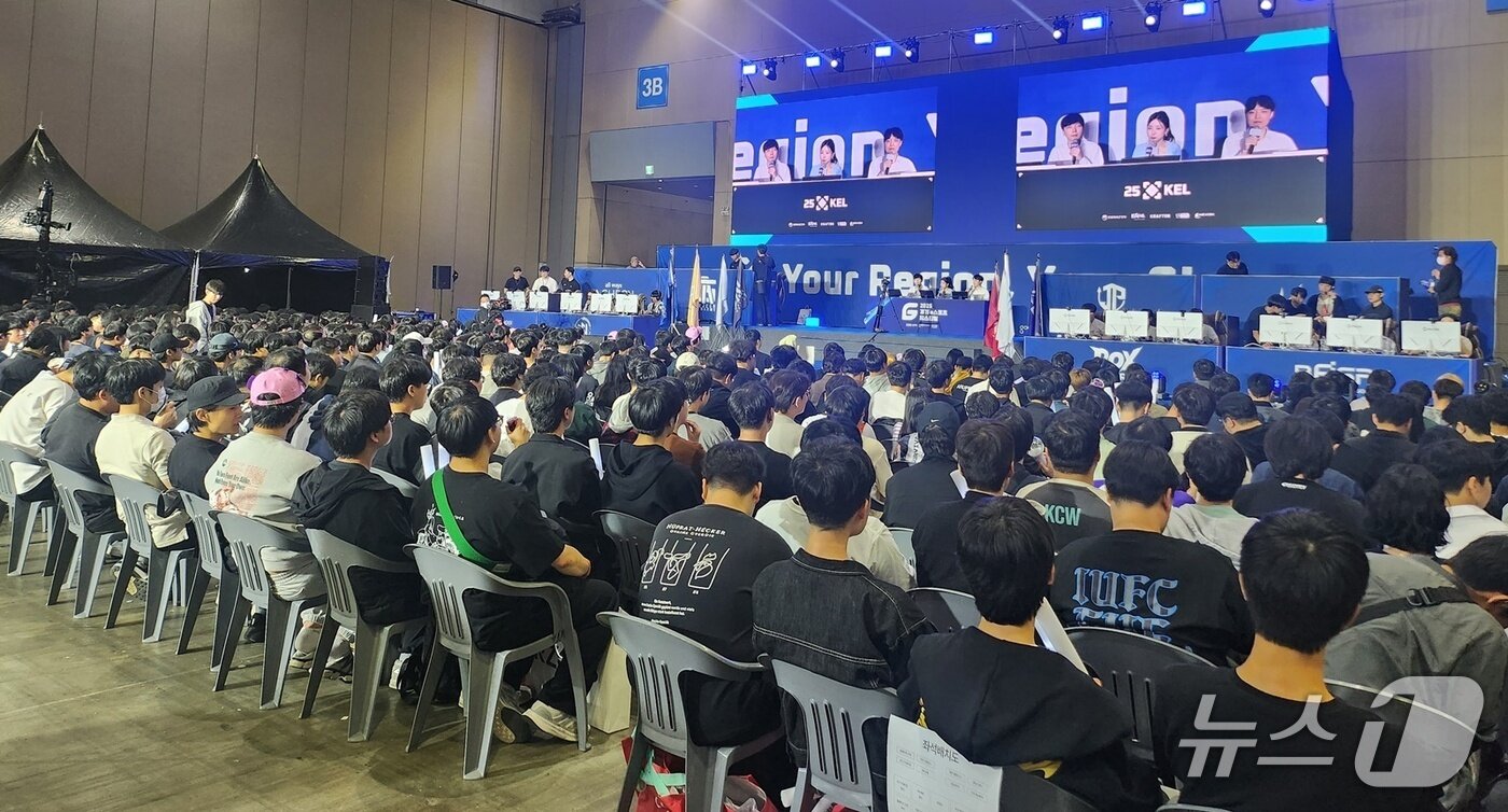 본문 이미지 - &#39;2025 플레이엑스포&#39;&#40;PlayX4&#41; 이&#40;e&#41;스포츠 페스티벌 자료사진.&#40;경기도 제공, 재판매 및 DB 금지&#41;