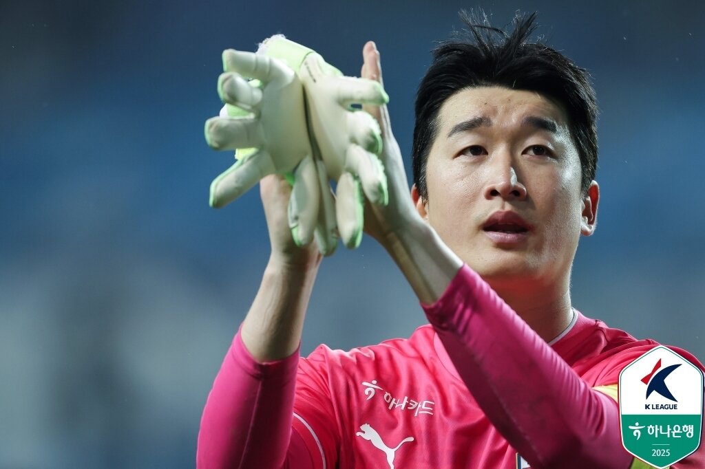 본문 이미지 - 대전하나의 K리그1 선두 비상을 지탱하는 이창근 골키퍼(한국프로축구연맹 제공)
