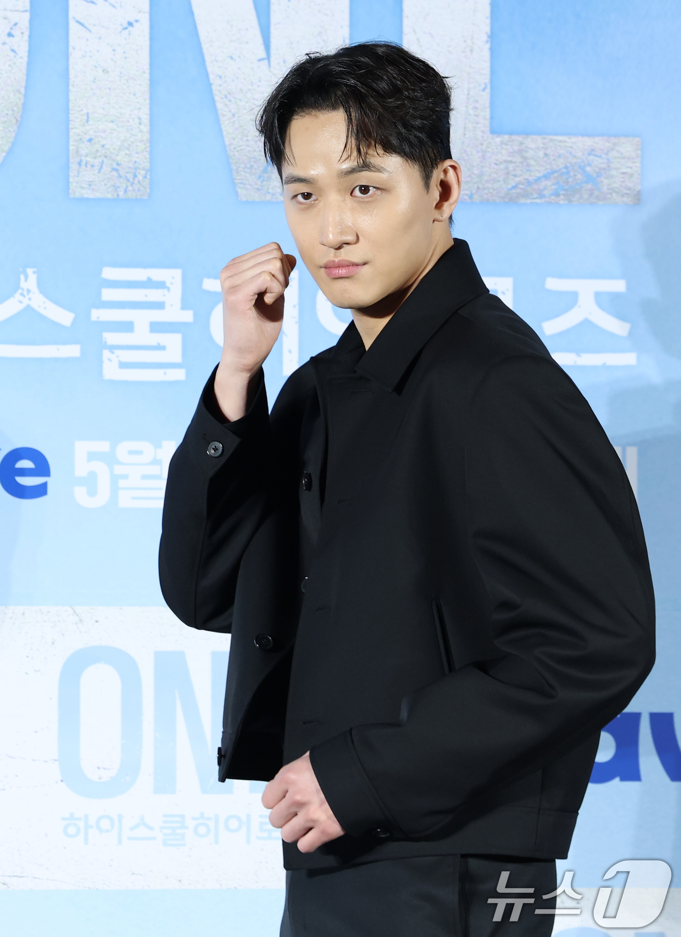 (서울=뉴스1) 권현진 기자 = 배우 유희제가 28일 서울 광진구 건대입구 롯데시네마에서 열린 새 드라마 'ONE : 하이스쿨 히어로즈' 제작발표회에 참석해 포즈를 취하고 있다.' …