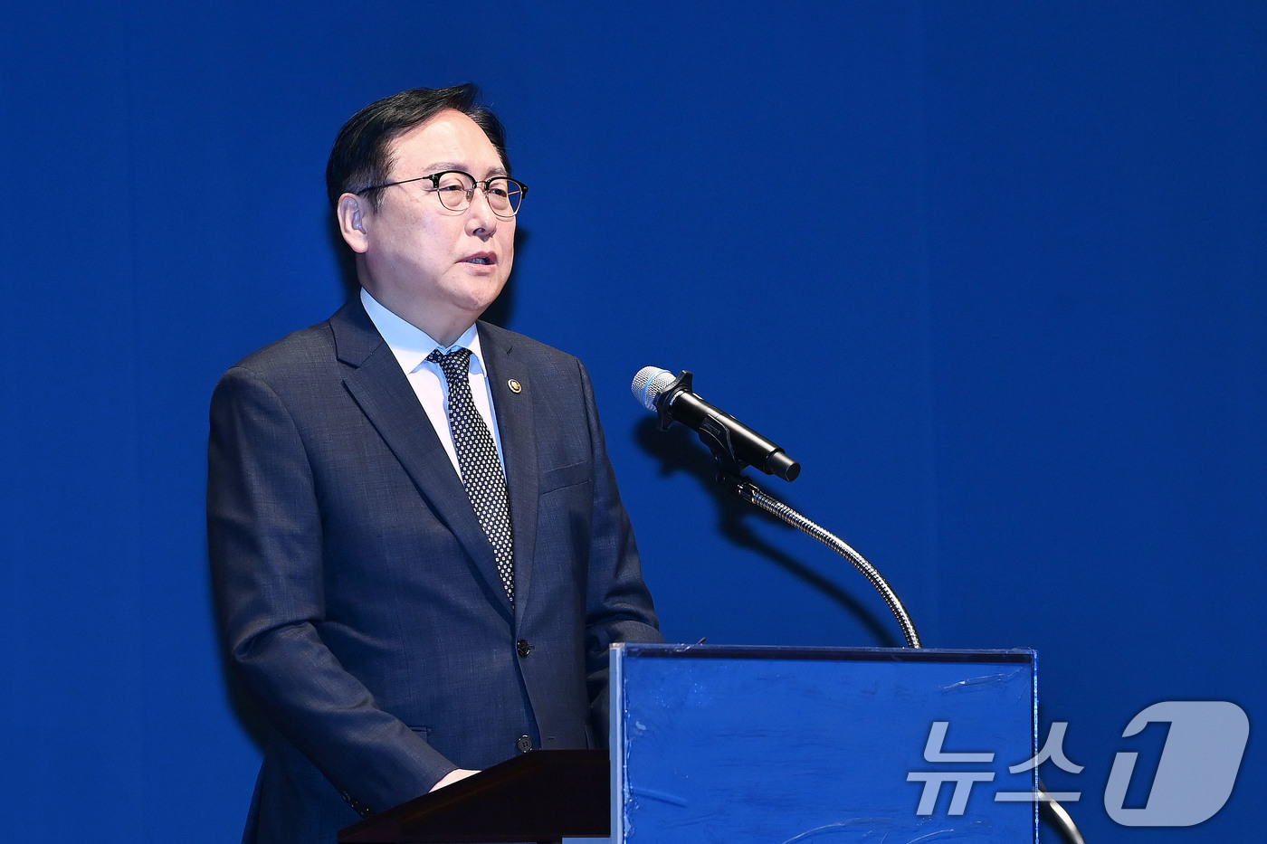 (서울=뉴스1) = 정인교 산업통상자원부 통상교섭본부장이 28일 서울 중구 대한상공회의소에서 열린 '제2차 통상법무정책포럼'에 참석해 인사말을 하고 있다. (산업통상자원부 제공. …