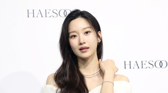 문가영, 빛나는 미모