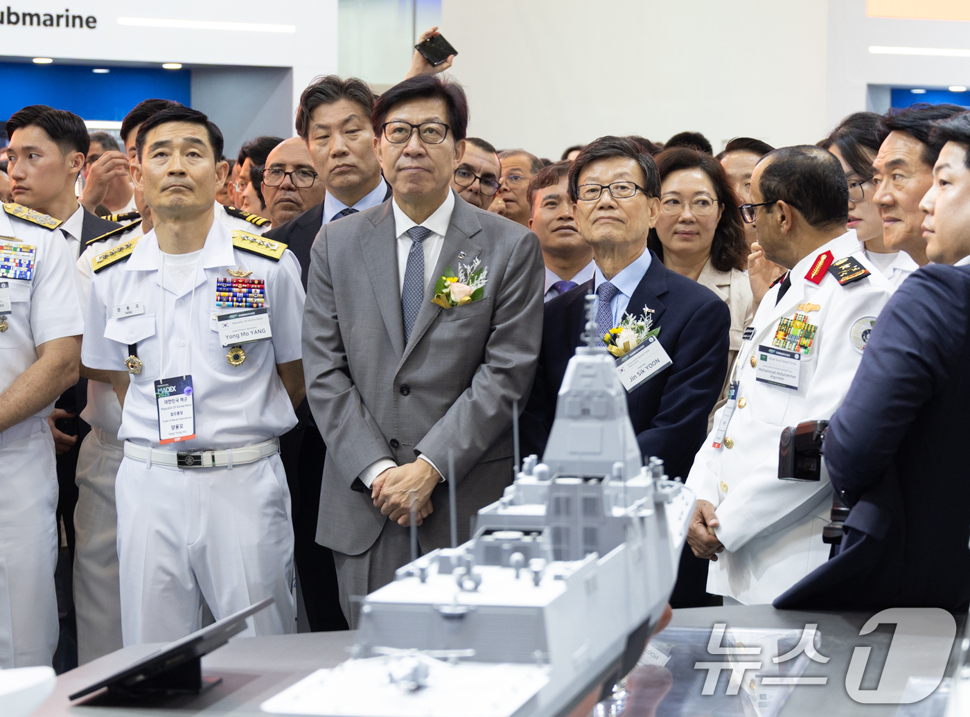 (서울=뉴스1) = 한국무역협회는 오는 31일까지 나흘간 부산 해운대구 벡스코에서 대한민국 해군, 대한민국해군협회와 공동으로 '국제해양방위산업전2025'를 개최한다고 28일 밝혔다 …