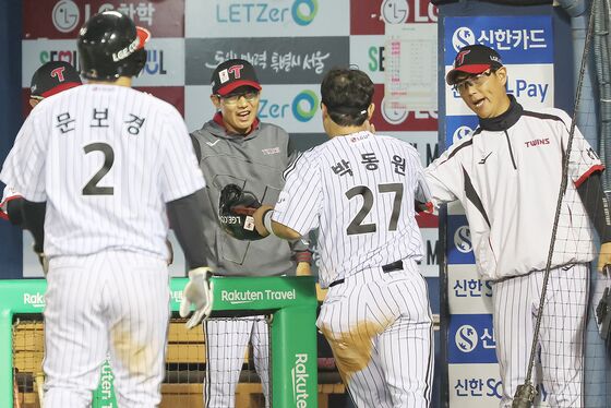 '박동원 역전 3점포' LG, 선두 수성…2위 한화 5연승 추격(종합)