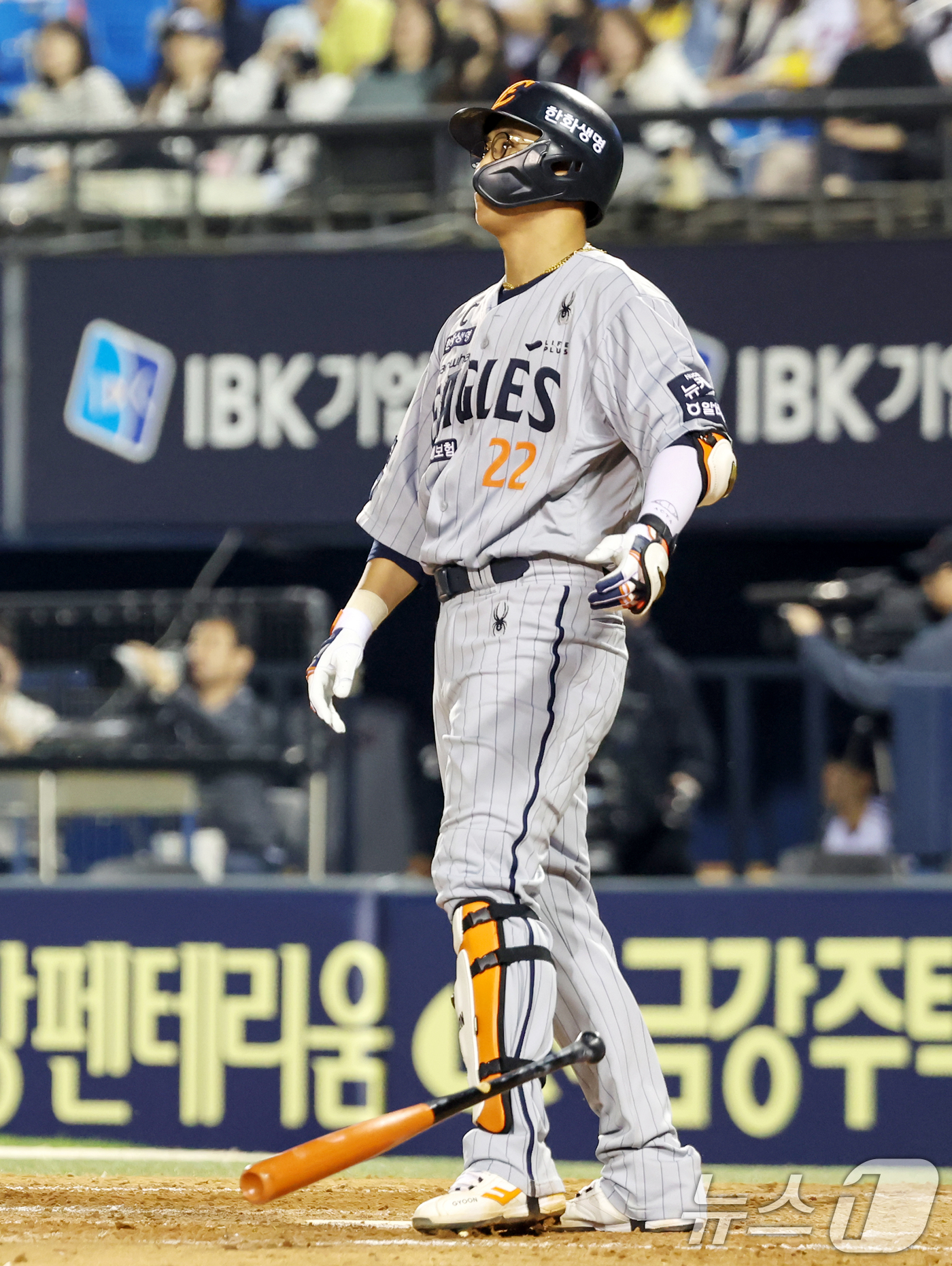 (서울=뉴스1) 민경석 기자 = 28일 오후 서울 송파구 잠실야구장에서 열린 프로야구 '2025 신한 SOL뱅크 KBO 리그' 한화 이글스와 LG 트윈스의 경기 연장 11회초 2사 …