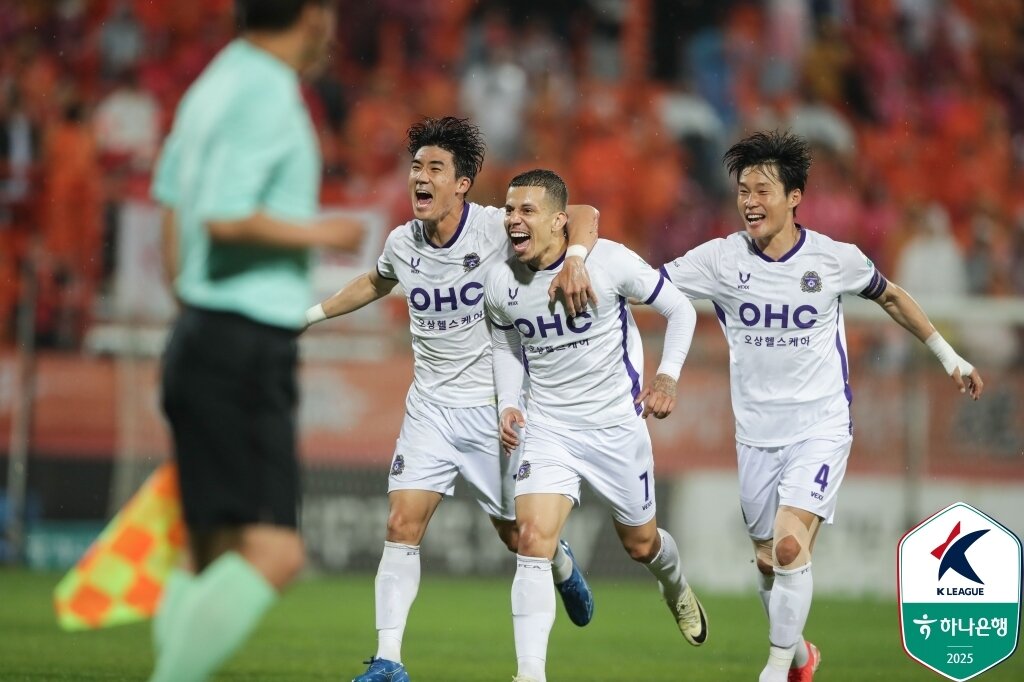 본문 이미지 - 안양이 강원을 상대로 3-1 승리를 거뒀다.(한국프로축구연맹 제공) 