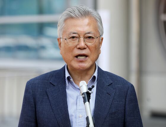 '뇌물수수 혐의' 문재인 전 대통령 재판 시작[주목, 이주의 재판]