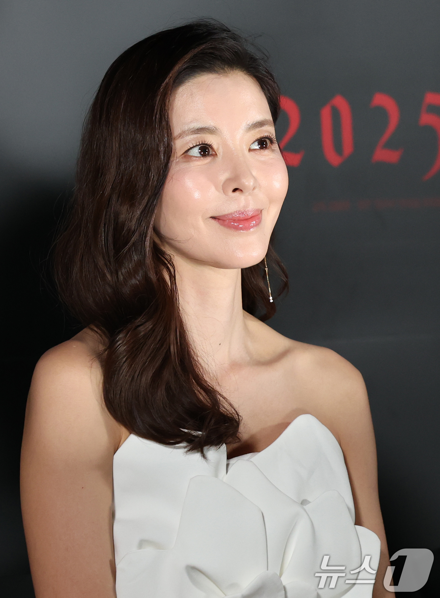 (서울=뉴스1) 권현진 기자 = 배우 김규리가 29일 서울 용산구 CGV용산아이파크몰에서 열린 영화 ‘신명’(감독 김남균) 제작보고회에 참석해 미소를 짓고 있다.'신명'은 신비로운 …