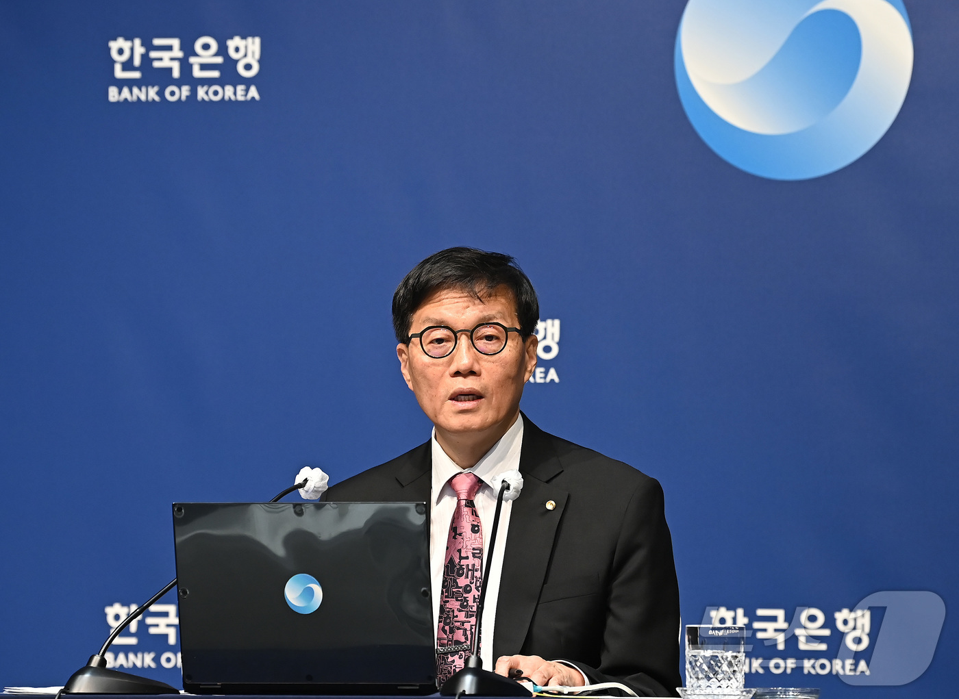 (서울=뉴스1) 사진공동취재단 = 이창용 한국은행 총재가 29일 서울 중구 한국은행에서 열린 금통위 금리 결정에 대한 기자간담회에서 발언하고 있다. 2025.5.29/뉴스1