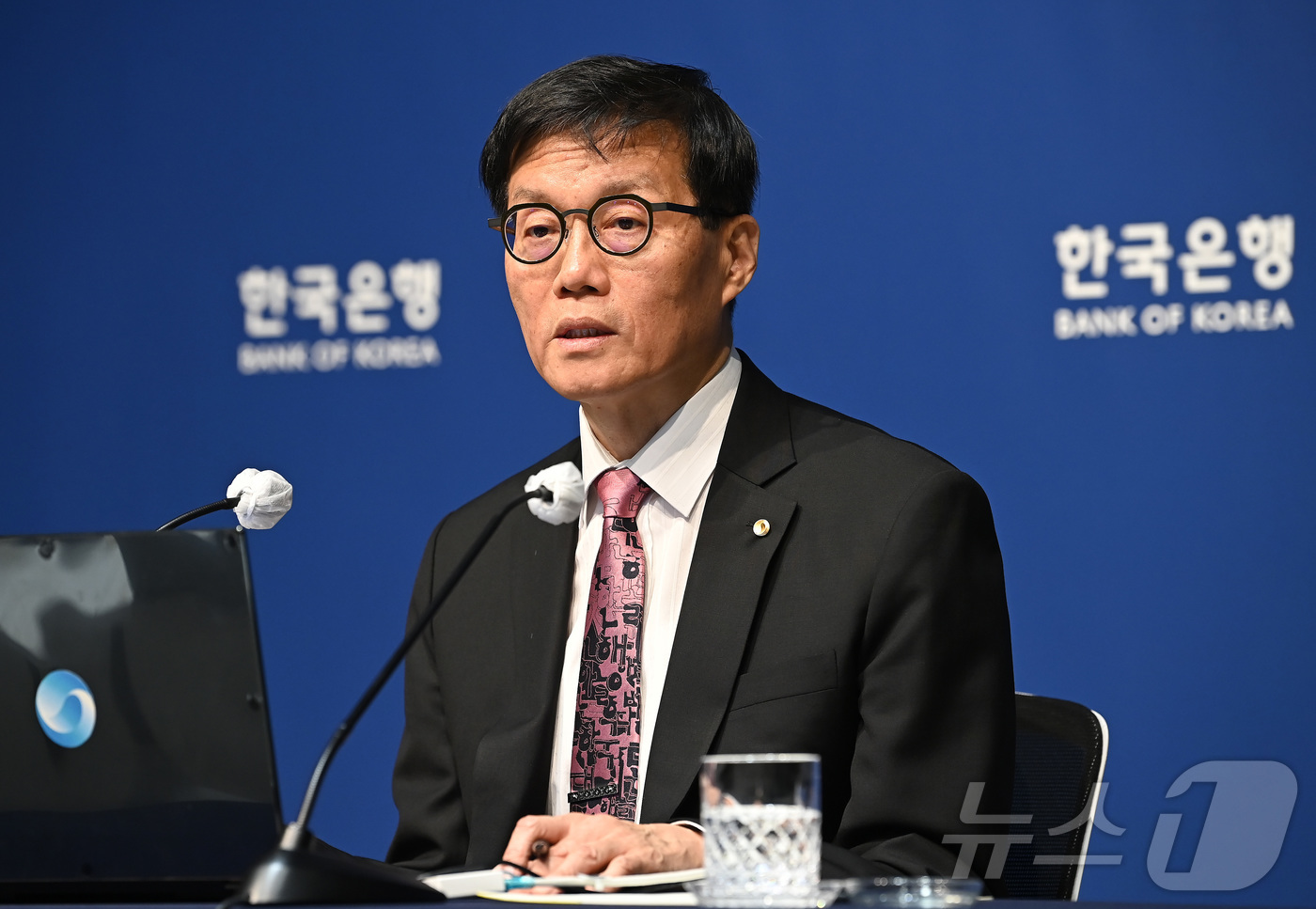 (서울=뉴스1) 사진공동취재단 = 이창용 한국은행 총재가 29일 서울 중구 한국은행에서 열린 금통위 금리 결정에 대한 기자간담회에서 발언하고 있다. 2025.5.29/뉴스1
