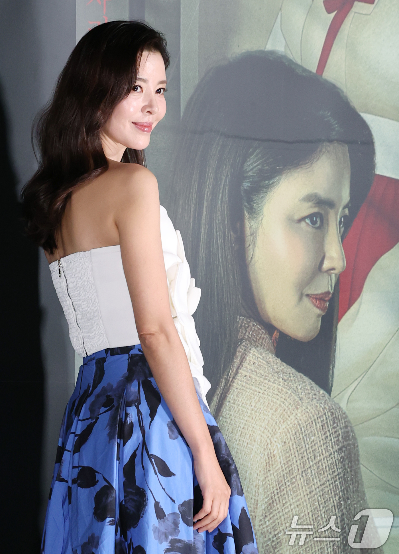 (서울=뉴스1) 권현진 기자 = 배우 김규리가 29일 서울 용산구 CGV용산아이파크몰에서 열린 영화 ‘신명’(감독 김남균) 제작보고회에 참석해 포즈를 취하고 있다.'신명'은 신비로 …