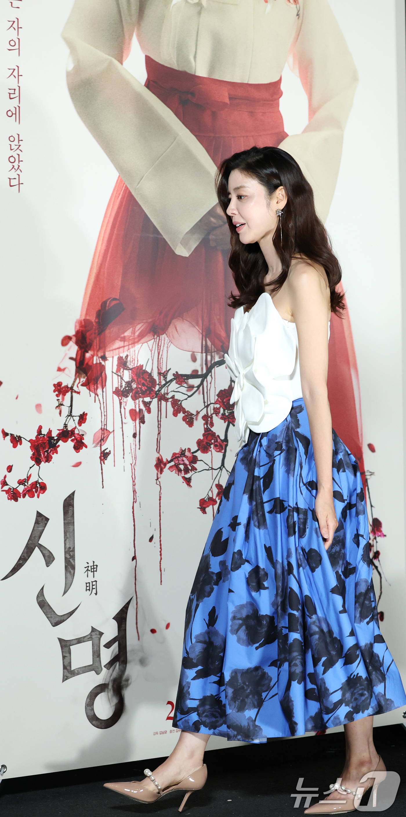 (서울=뉴스1) 권현진 기자 = 배우 김규리가 29일 서울 용산구 CGV용산아이파크몰에서 열린 영화 ‘신명’(감독 김남균) 제작보고회에 참석하고 있다.'신명'은 신비로운 힘을 이용 …