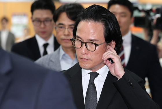 조현범 회장, 대표이사 사임…"가족 문제로 이사회 독립성 훼손"(종합)