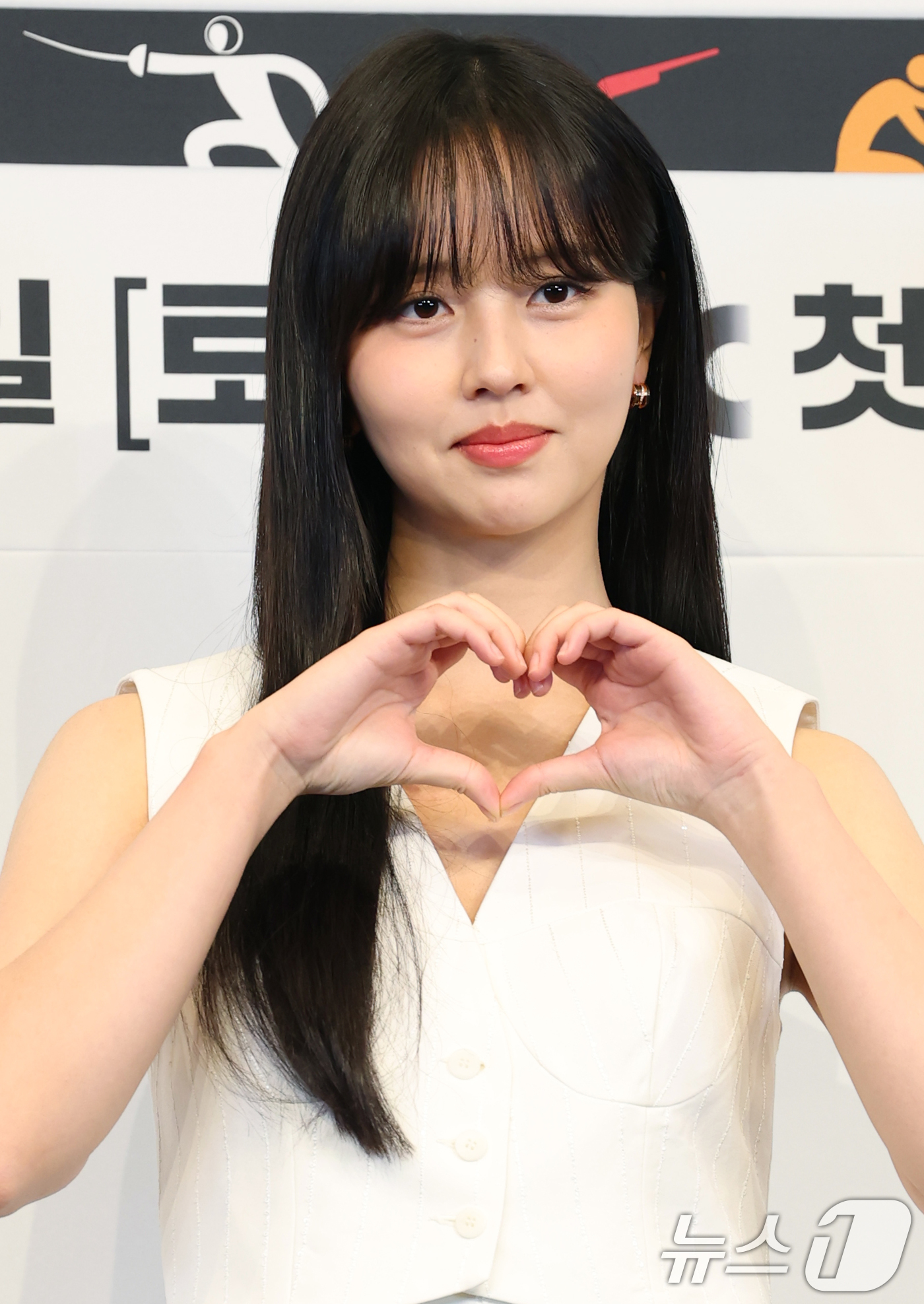 (서울=뉴스1) 권현진 기자 = 배우 김소현이 29일 서울 구로구 더링크서울 트리뷰트 포트폴리오 호텔에서 열린 JTBC 새 토일드라마 '굿보이' 제작발표회에서 포즈를 취하고 있다. …