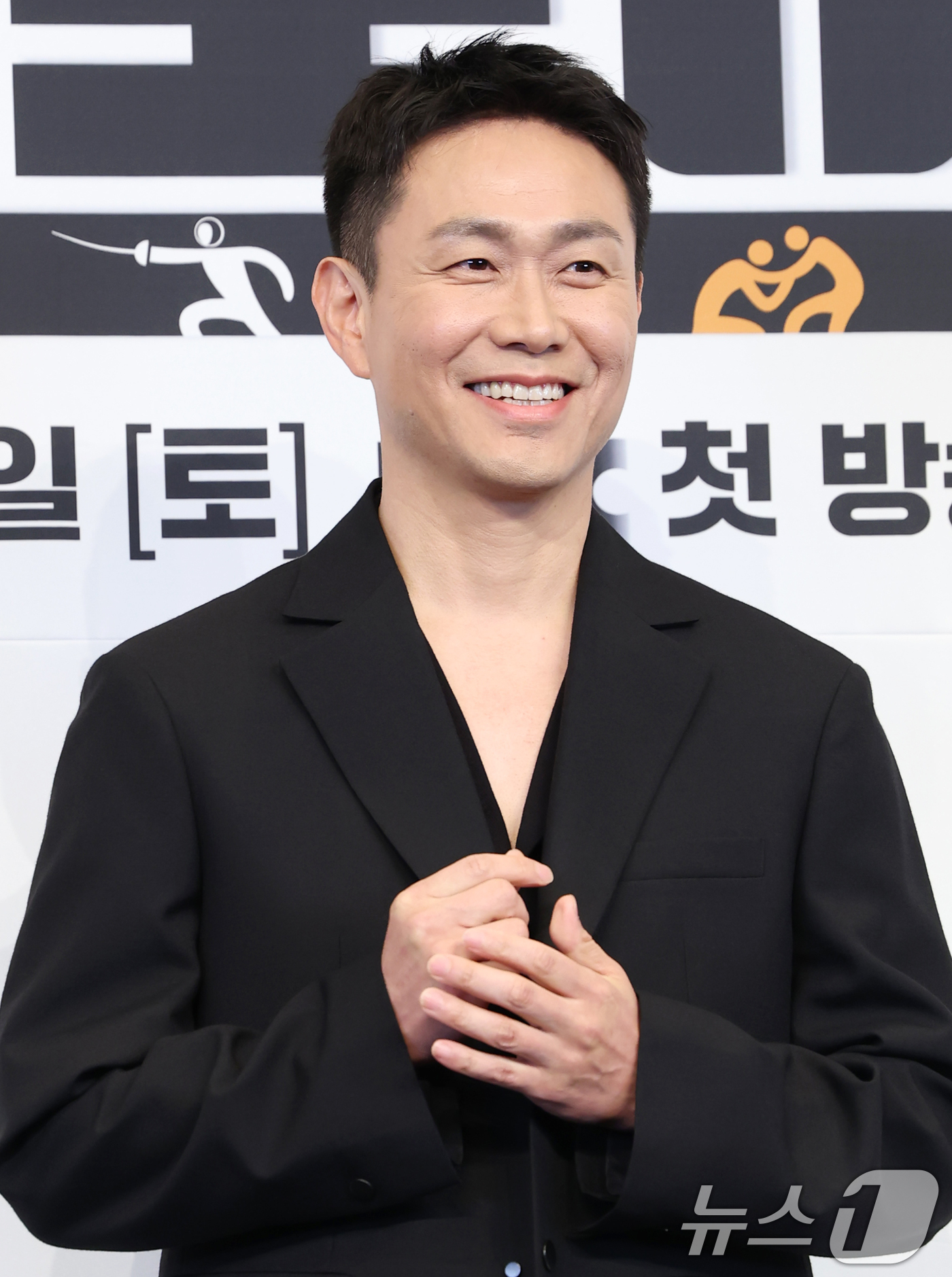 (서울=뉴스1) 권현진 기자 = 배우 오정세가 29일 서울 구로구 더링크서울 트리뷰트 포트폴리오 호텔에서 열린 JTBC 새 토일드라마 '굿보이' 제작발표회에서 포즈를 취하고 있다. …